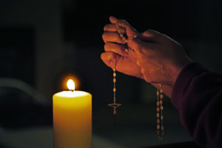 Maratona di preghiera per il Papa