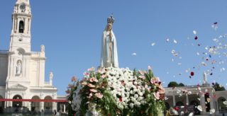 Stasera il Rosario per l’Italia nella festa della Madonna di Fatima