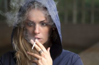 Covid-19: “Nei fumatori il rischio di ammalarsi è tre volte superiore”