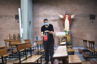 Lavori di sanificazione in otto parrocchie di Pescara