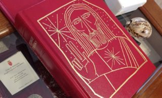 Messale romano: “Occasione per fare più attenzione e preghiere più consapevoli”