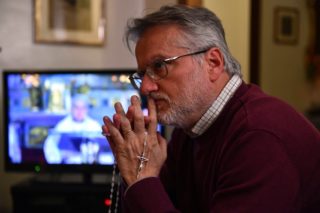 Immacolata, Cei: “Un Rosario per porre le nostre sofferenze nelle mani della Vergine Maria”