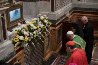 “L’Italia resti unita nella certezza che l’amore di Dio raggiunge tutti”