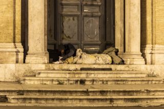 Uecoop: “Oltre 51 mila i senzatetto a rischio freddo in Italia”