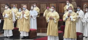 “Cari diaconi, vi auguro di non avere tempo di mangiare per il Signore”