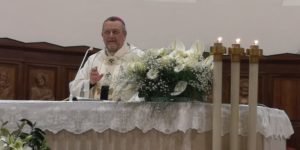 “Scegliamo il sì obbediente di Maria per non vivere nella paura”