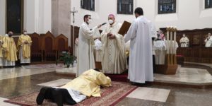 Don Carlo: il medico-presbitero che curerà l’anima e il corpo dei fedeli