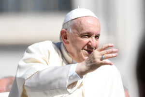 “Papa Francesco, pregheremo per la pace costruendola nelle nostre vite”