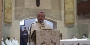 “Vogliamo affidarci a Maria, ma come lei dobbiamo vivere gioia e dolore”