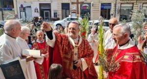 “Con la Pasqua Gesù ci farà tornare a vivere ed esultare di gioia e bellezza”