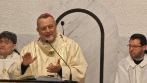 “La consacrazione, quella vera, passa attraverso gesti semplici e umani”