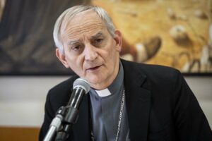 Alle 20 il Santo Rosario per “stringerci al Santo Padre”