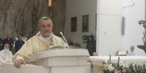 “Vivere in serietà, verità, onestà e nel bene comune per rimanere nell’amore di Dio”