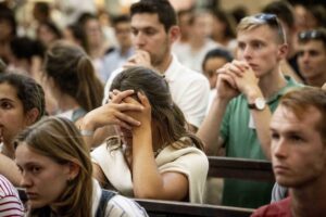 Tornano le Dieci parole “per aiutare i giovani a riscoprire la fede”