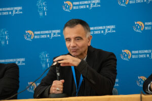 “Snellire strutture ecclesiali e rapporti sociali per una missione agile”