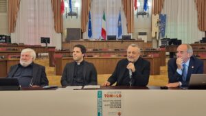 Mons. Giuseppe Lorizio, don Alessio De Fabritiis, monsignor Tommaso Valentinetti e Liborio Stuppia inaugurando l'anno accademico 2024-2025 dell'Issr Toniolo di Pescara