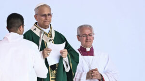 “Giovani, aspirate a cose grandi, alla santità, non accontentatevi!”