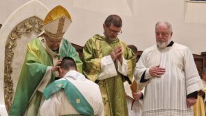 Don Riccardo, con la Parola rendi la tua testimonianza di fede più bella”