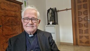 Don Raffaele prete da 60 anni: “Io come l’asino che portò Gesù a Gerusalemme”