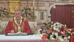 “Le persecuzioni ci legano al Signore. Seguiamolo e ci ricompenserà”